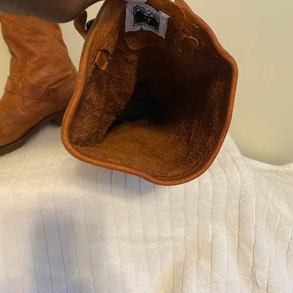 Frye - Picture 4 of 4